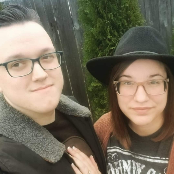 Meet the Posher! Mikaela J 💙 - Picture 1 of 5